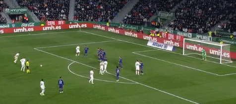 英超战报：曼联客场战胜埃弗顿,