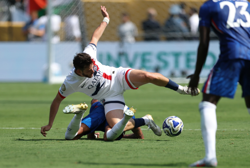 背打或假动 背打或假动