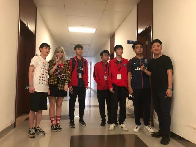 且生活化 且生活化